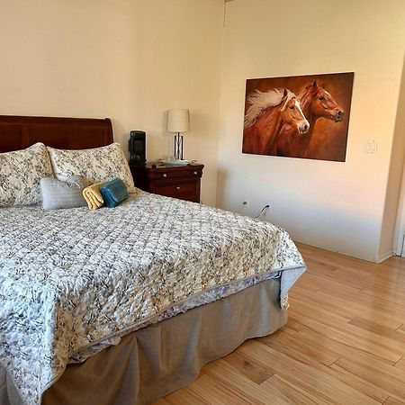 Golden Saddle Suite With Tv And Private Bathroom Hemet Buitenkant foto