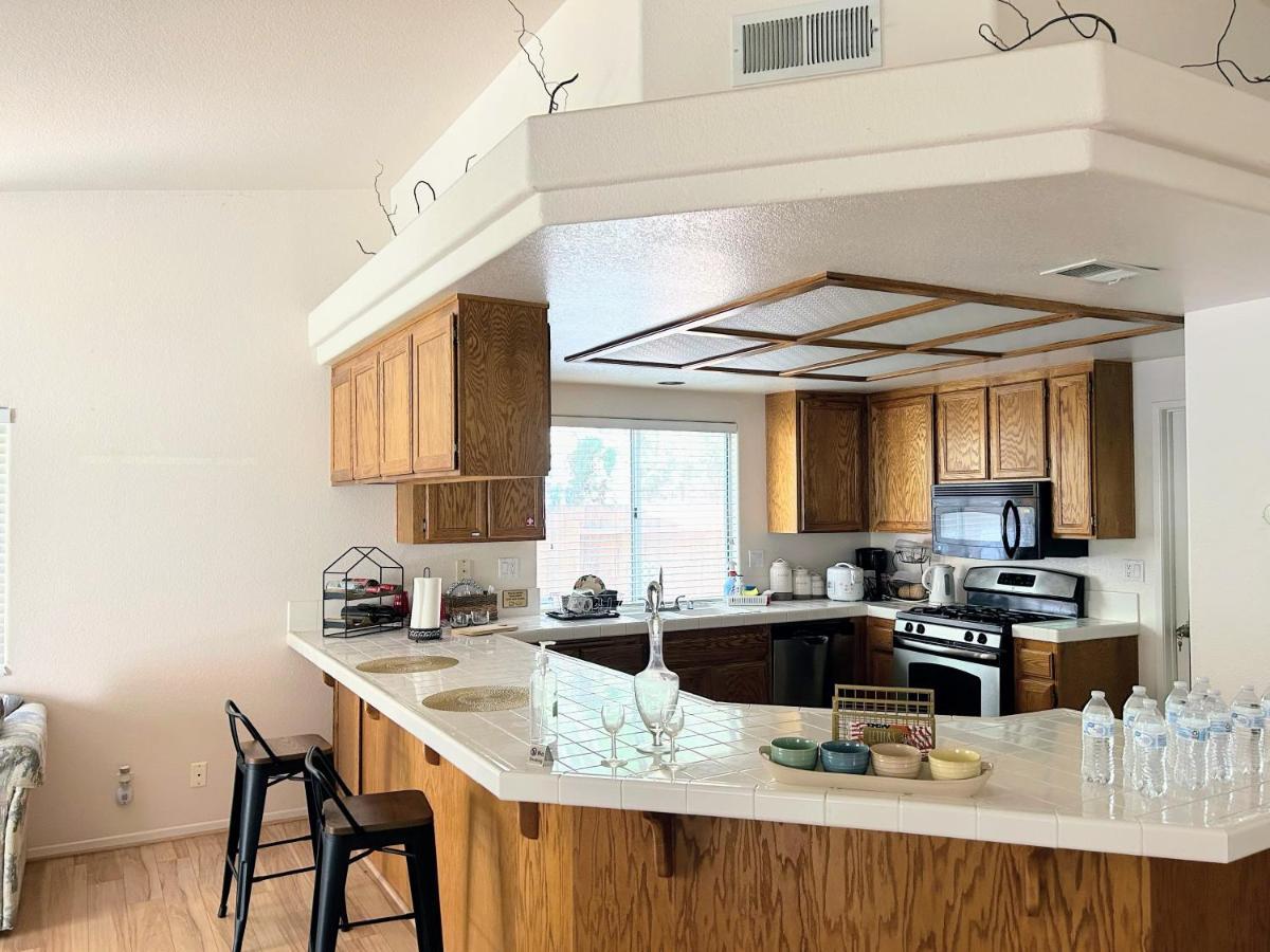 Golden Saddle Suite With Tv And Private Bathroom Hemet Buitenkant foto