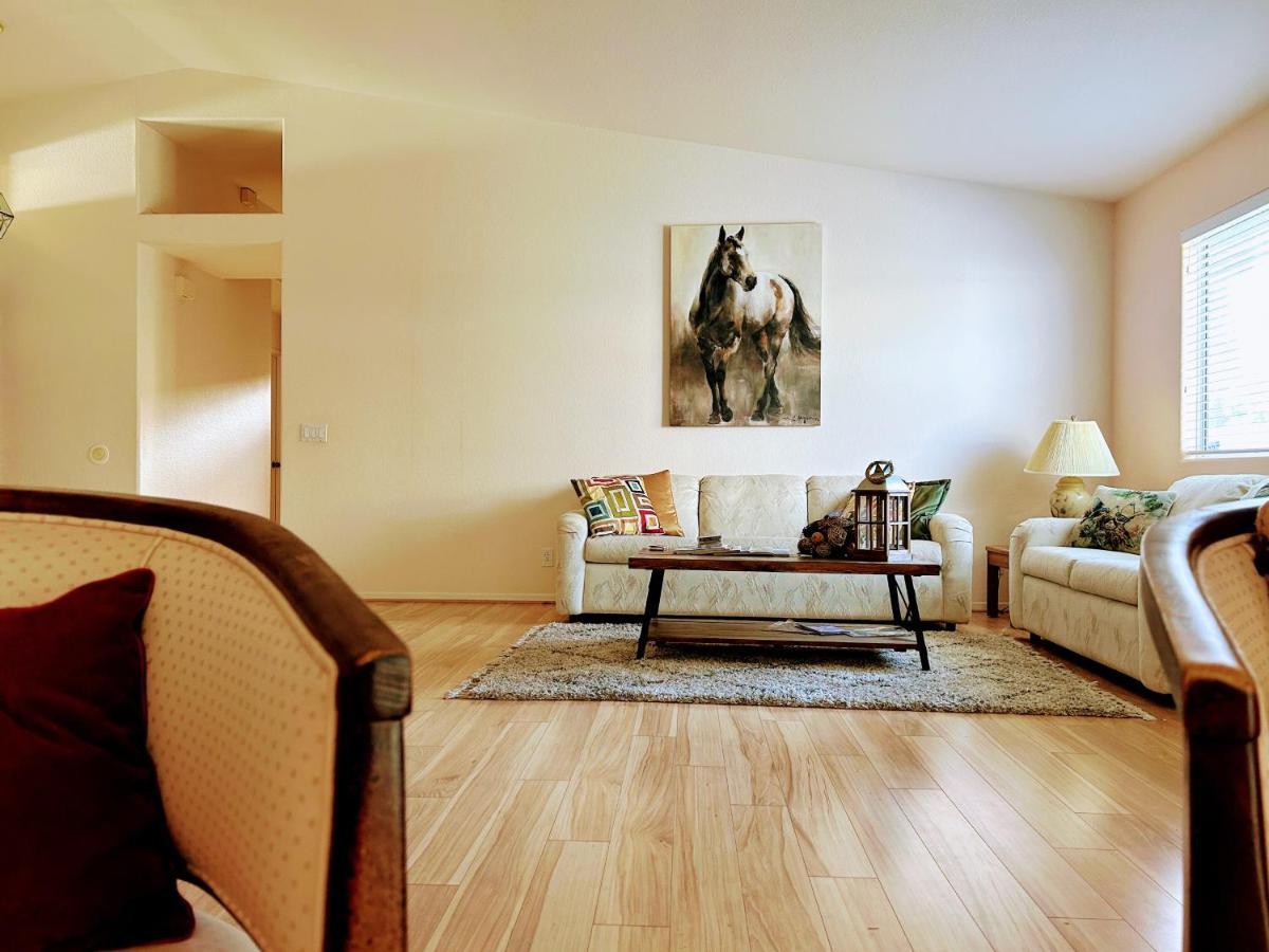 Golden Saddle Suite With Tv And Private Bathroom Hemet Buitenkant foto