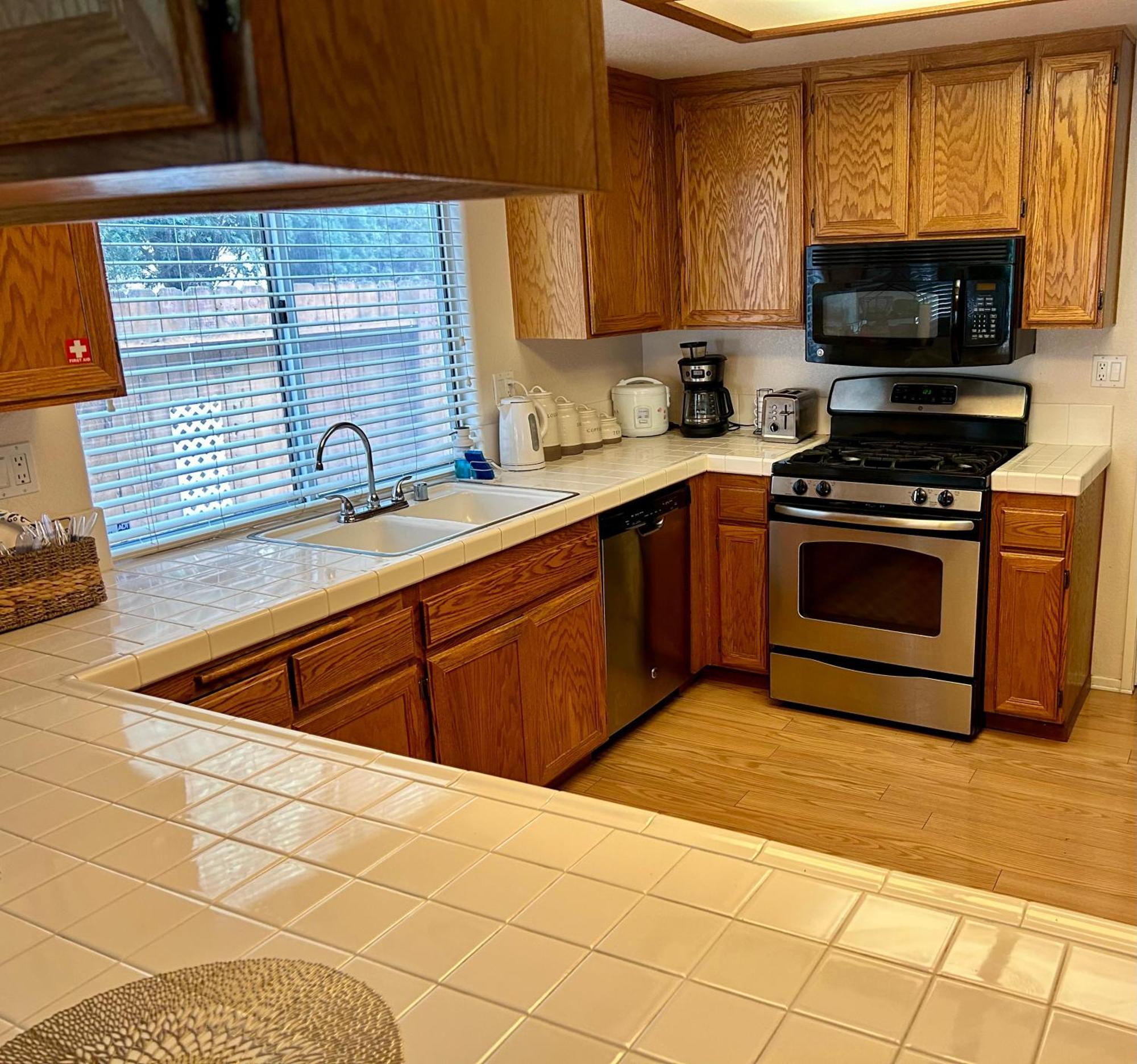 Golden Saddle Suite With Tv And Private Bathroom Hemet Buitenkant foto